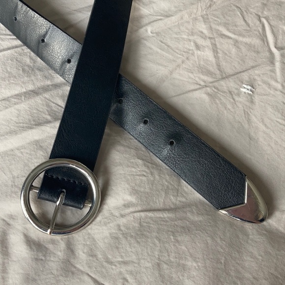 ASOS Silver Buckle Belt - Picture 2 of 5
